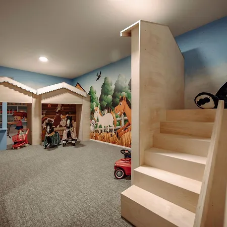 Apartment Glueckschalet In *
